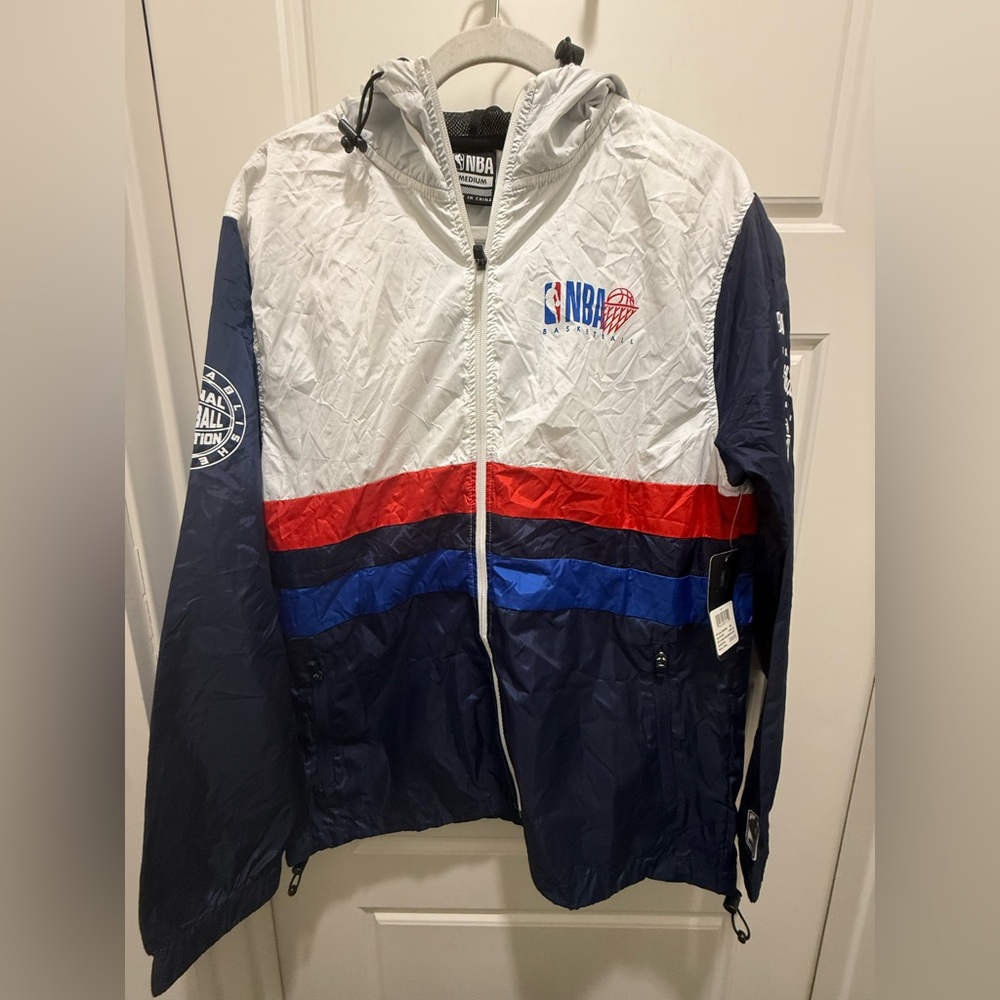 NWT. Vintage Men’s NBA Track Runner Windbreaker Jacket. Size Medium.
